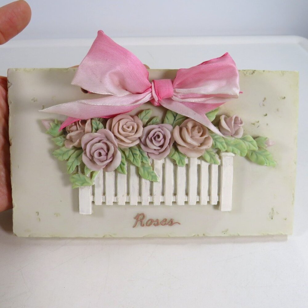 Roses & Picket Fence Plaque Spring Bouquet 20667 Russ Berrie